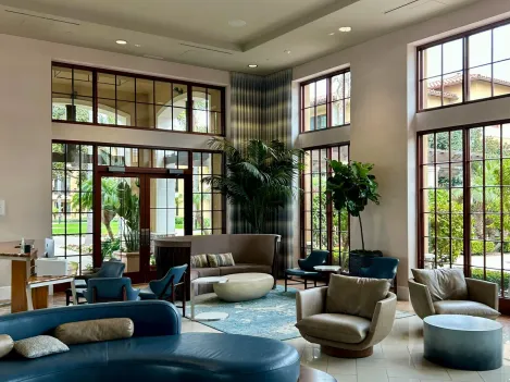 Networking investitori in lounge